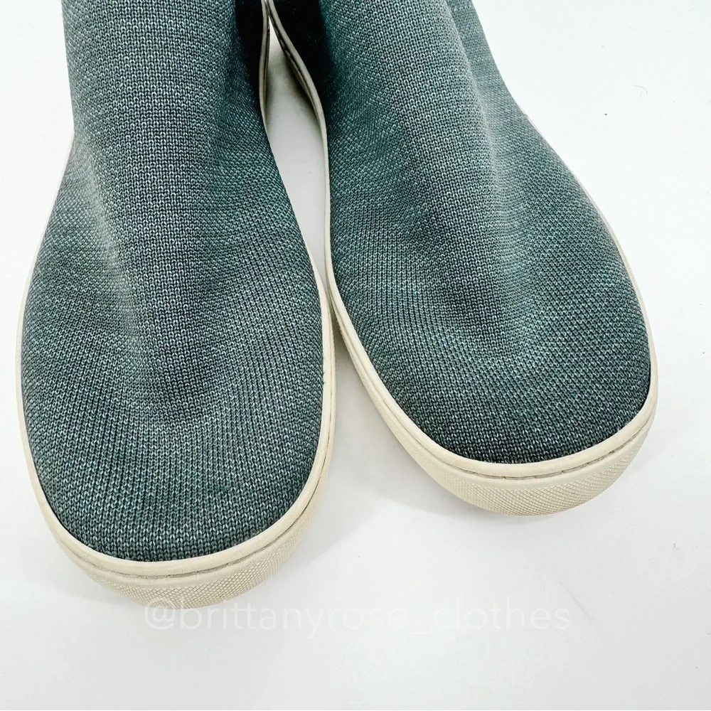 ROTHY'S The Chelsea Pull-On Knit Ankle Boot in Fog Melange
